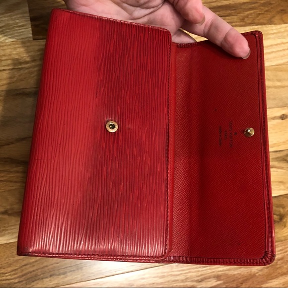 Red Epi Wallet - Picture 7 of 13